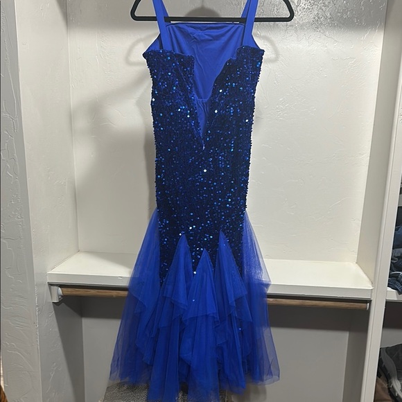 Formal Blue Dress with Sparkling Sequins and Flowing Tulle Skirt - Picture 7 of 7